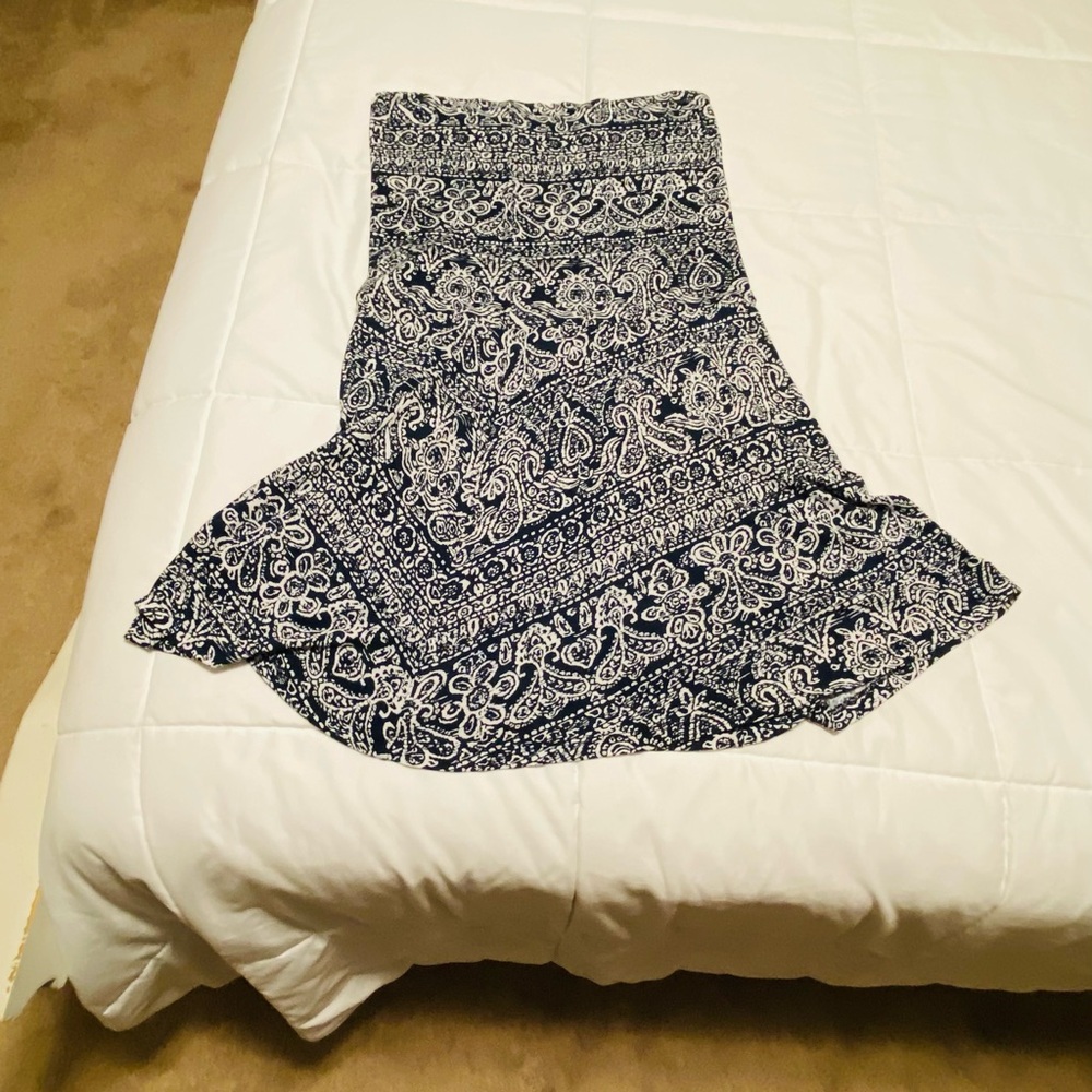 Elegant Black and White Paisley Skirt